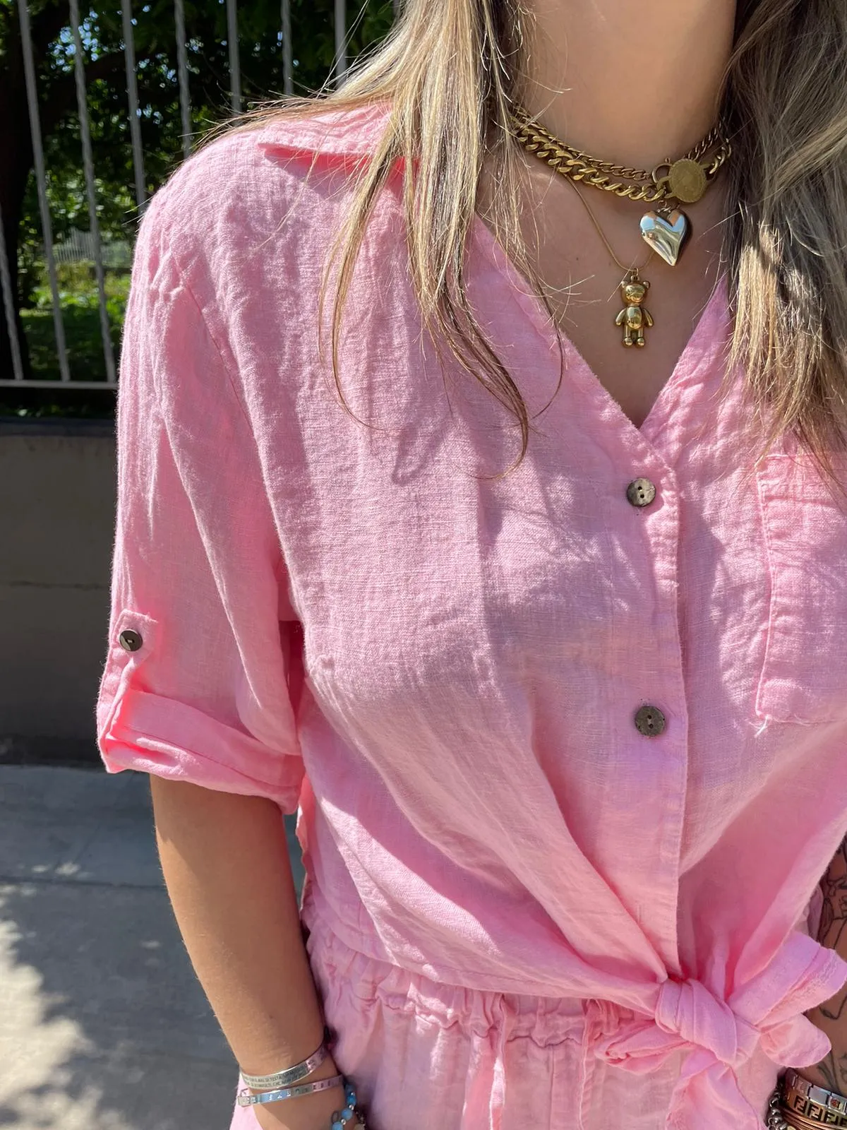Camicia in lino tinta unita con nodo