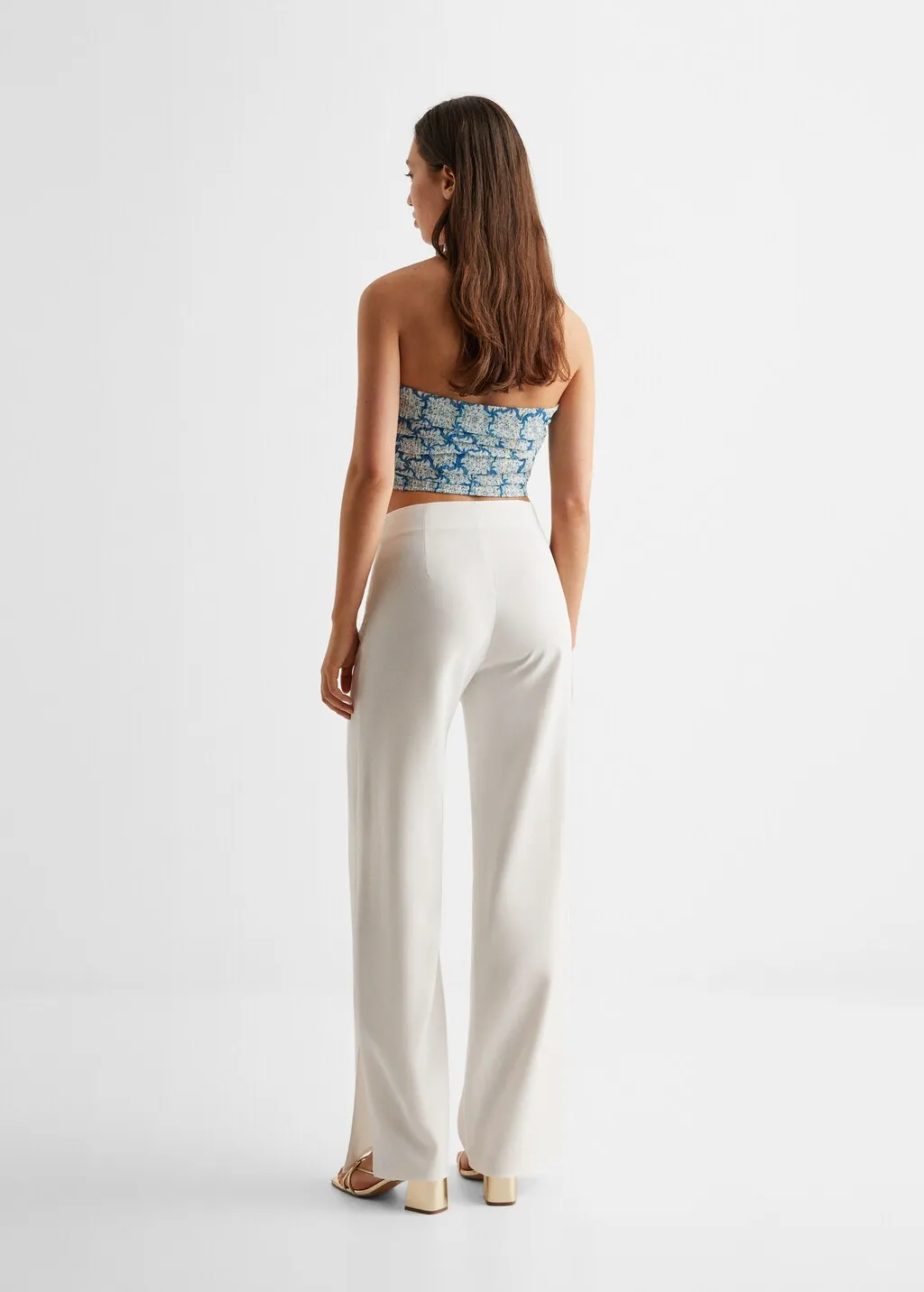 Pantaloni eleganti spacchi